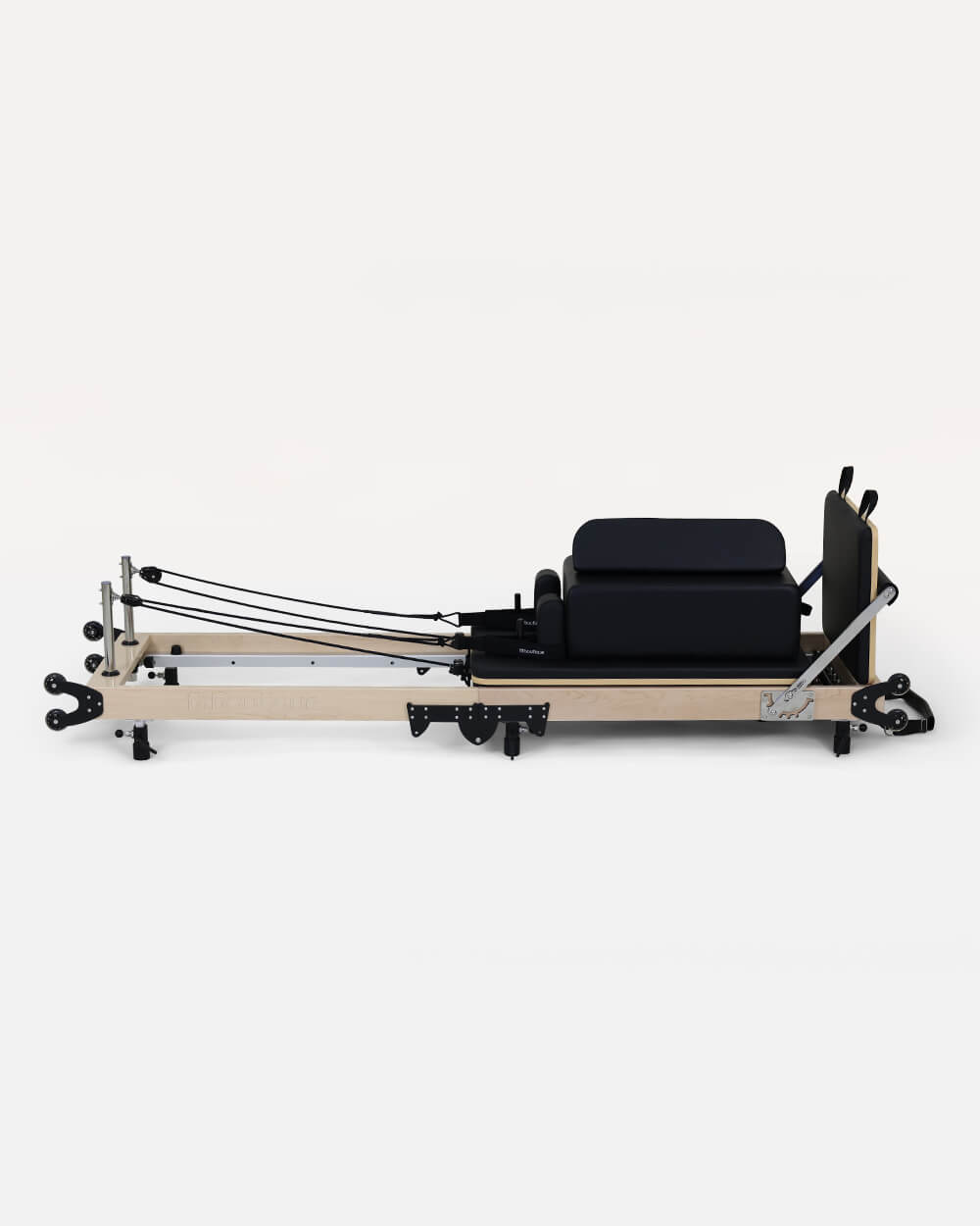 FitBoutiqu I Maple Crest Reformer Black Leather