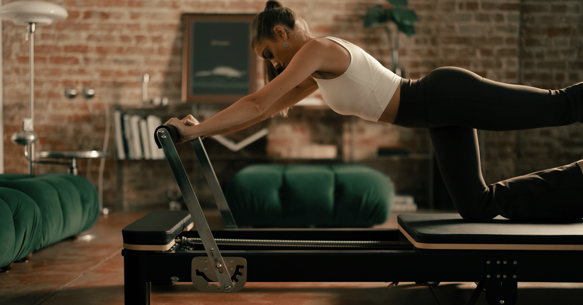 FitBoutique I Ivory Reformer